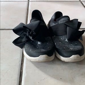 Some cute Jo jo siwa shoes for girl used